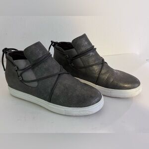 Yellow Box “Maureen” silver/gray Booties Women’s 10